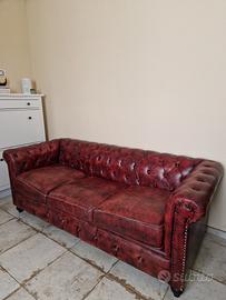 Divano chesterfield