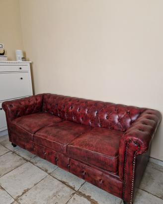 Divano chesterfield