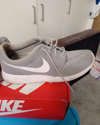Nike mod roshe one