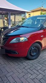 Lancia Ypsilon 1.3 MJT 95 CV bicolore S&S 5 porte