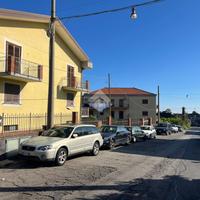 VILLA A SCHIERA D'ANGOLO A GIARRE