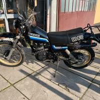 Suzuki dr 500 s