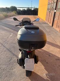 Piaggio MP3 300