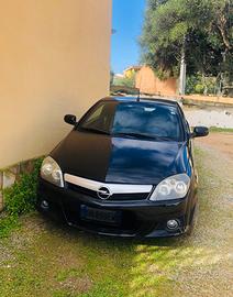 Opel tigra twintop 1400 benzina 90.000  km / 4000€