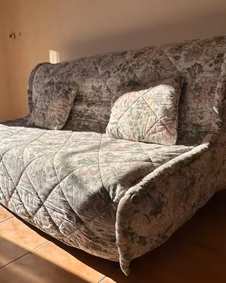 Divano letto in buone condizioni