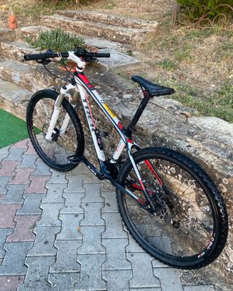 bici trek in carbonio