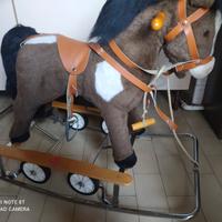 cavallo a dondolo Trudi