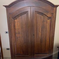 Armadio in legno massello