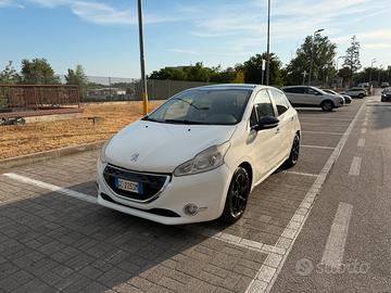 Peugeot 208 1.4 HDI diesel AUTOMATICA 2013