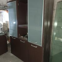 parete attrezzata più scrivania 