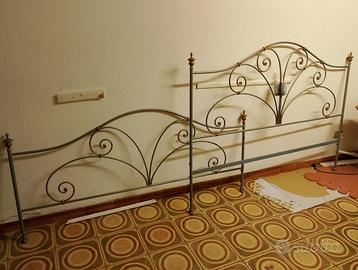 Letto in ferro battuto+coordinato tavolino vetro