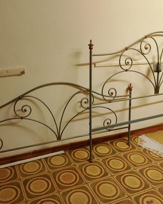 Letto in ferro battuto+coordinato tavolino vetro