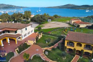 Locale commerciale con vista mare - Porto Pozzo