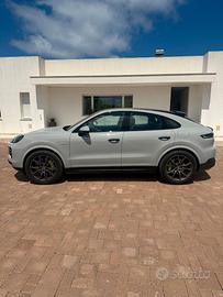 PORSCHE CAYENNE S E-HYBRID COUPE 2024 519CV