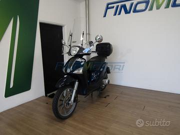 Piaggio Liberty 150 baule + parabrezza