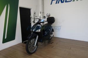 Piaggio Liberty 150 baule + parabrezza