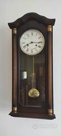 orologio a pendolo a muro