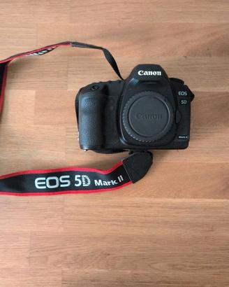 Canon 5D MK2 con gadget e scatola originale