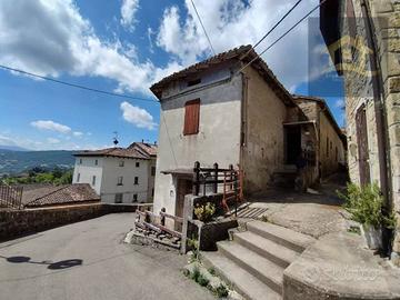 Appartamento di 390 m² con più di 5 locali a Tizza