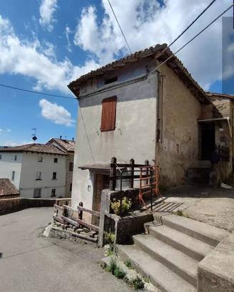 Appartamento di 390 m² con più di 5 locali a Tizza