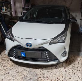 Toyota Yaris 1.5 Hybrid MY2020 Bitone