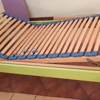 letto songolo , con rete a doghe