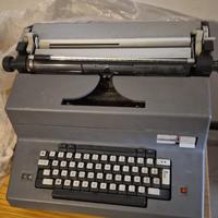 Macchina da scrivere olivelli