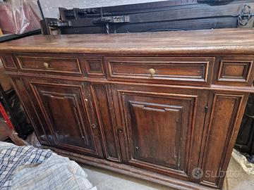Credenza antica
