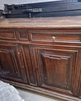 Credenza antica