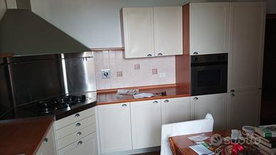 cucina angolare 355x305 cm