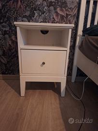 comodino ikea