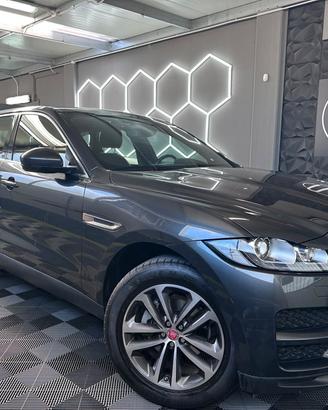 Jaguar F-Pace 2.0 D 180 CV AWD aut. Chequered Flag