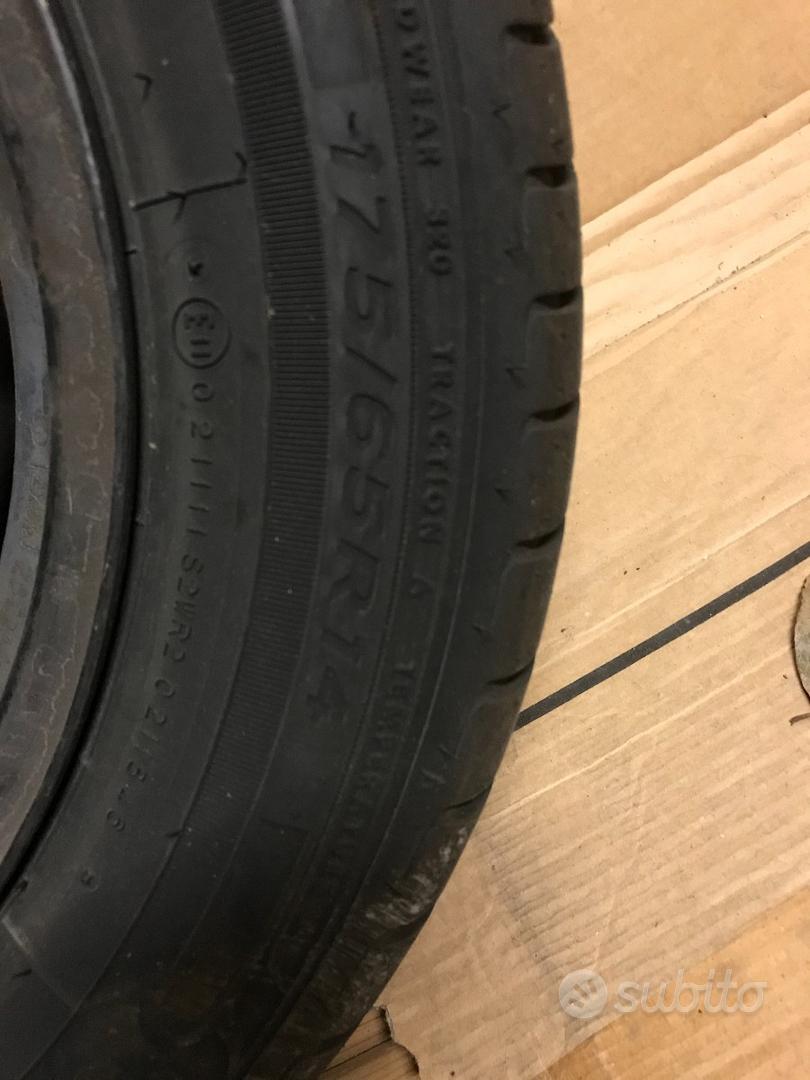 Cerchi, gomme Toyota Yaris - Accessori Auto In vendita a Como