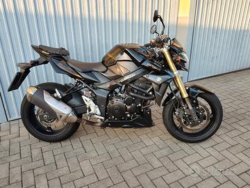 GSR750 colore nero lucido, gommata,puntale