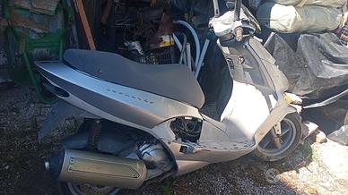Aprilia Leonardo 250 ricambi usati 