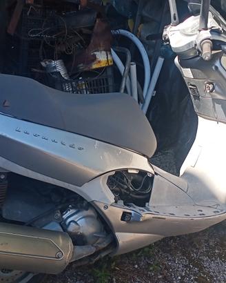 Aprilia Leonardo 250 ricambi usati 
