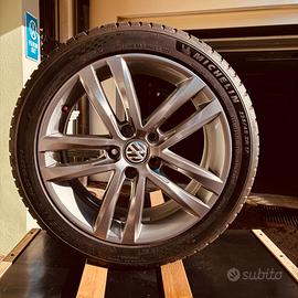 Cerchi ORIGINALI da 17" con gomme estive Michelin