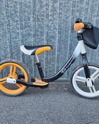 bicicletta senza pedali 