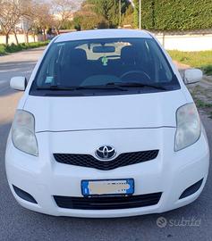 toyota yaris 1.0 sol 2010 - 5 porte