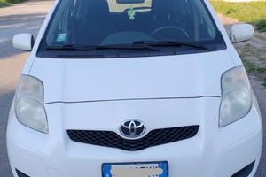 toyota yaris 1.0 sol 2010 - 5 porte