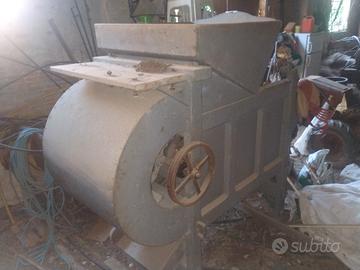 DEFOGLIATORE PER VIGNA ELETTRO MECCANICO