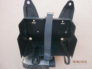 Vano batteria YAMAHA R1 04 05 06 07 08