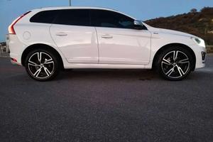 Volvo XC60 D4 AWD R-Design Auto 190 CV – Perfetta,