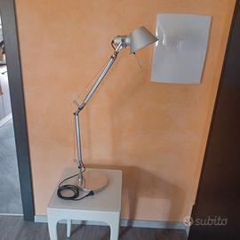 Lampada da tavolo tolomeo artemide