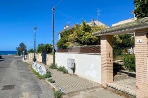4 LOCALI A ANZIO
