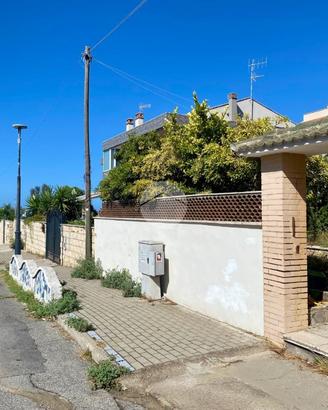 4 LOCALI A ANZIO