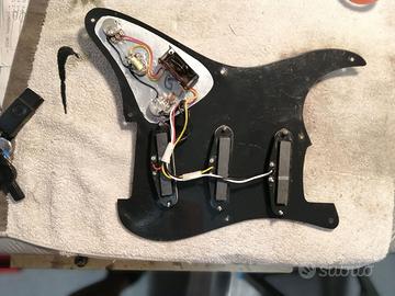 FENDER Stratocaster,  battipenna completo
