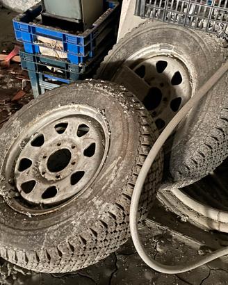 cerchi con gomme pneumatici 205r16