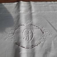 Lenzuolo matrimoniale antico ricamato a mano 