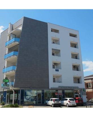Ampio Duplex finemente arredato con posto auto